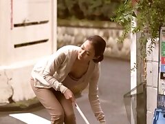 JUX-833 Kaoru Hayami's Steamy Couch Encounter Blowjob & Creampie